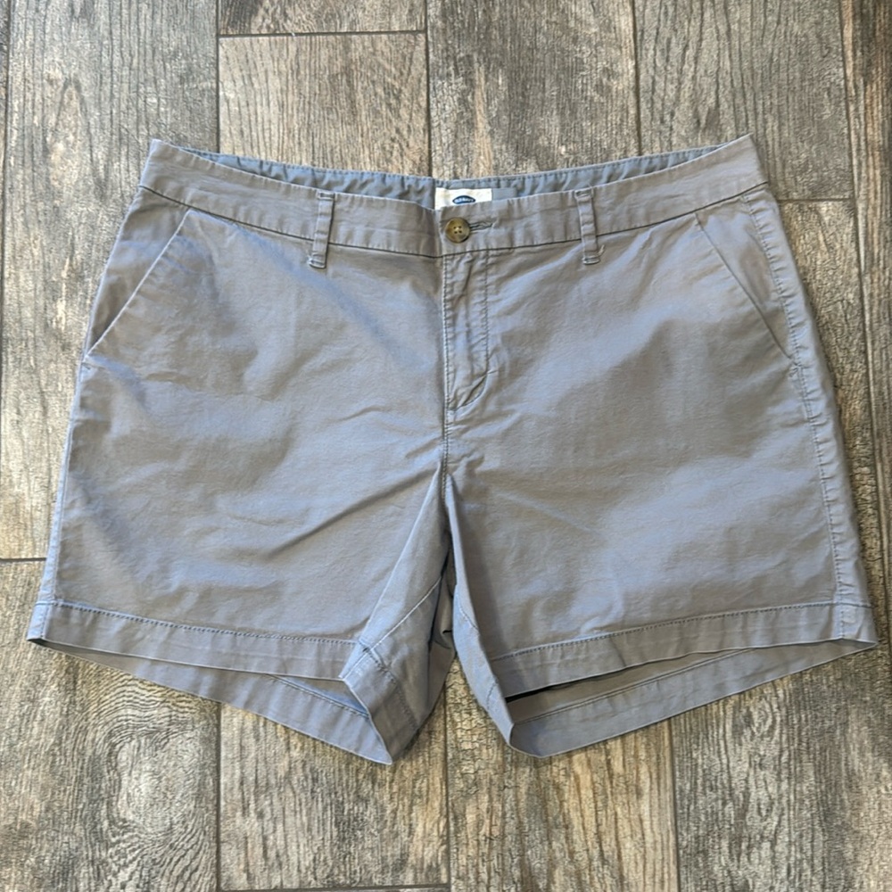 Old Navy chino style shorts